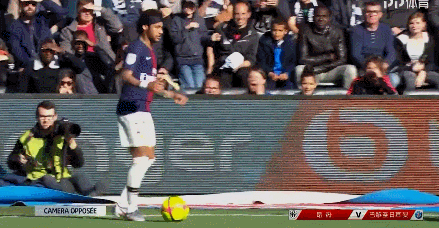 每体：已有不少后卫自荐租借巴萨，但巴萨觉得他们实力不够（每体：多名后卫愿租借投巴萨，俱乐部评估其能力仍不足）