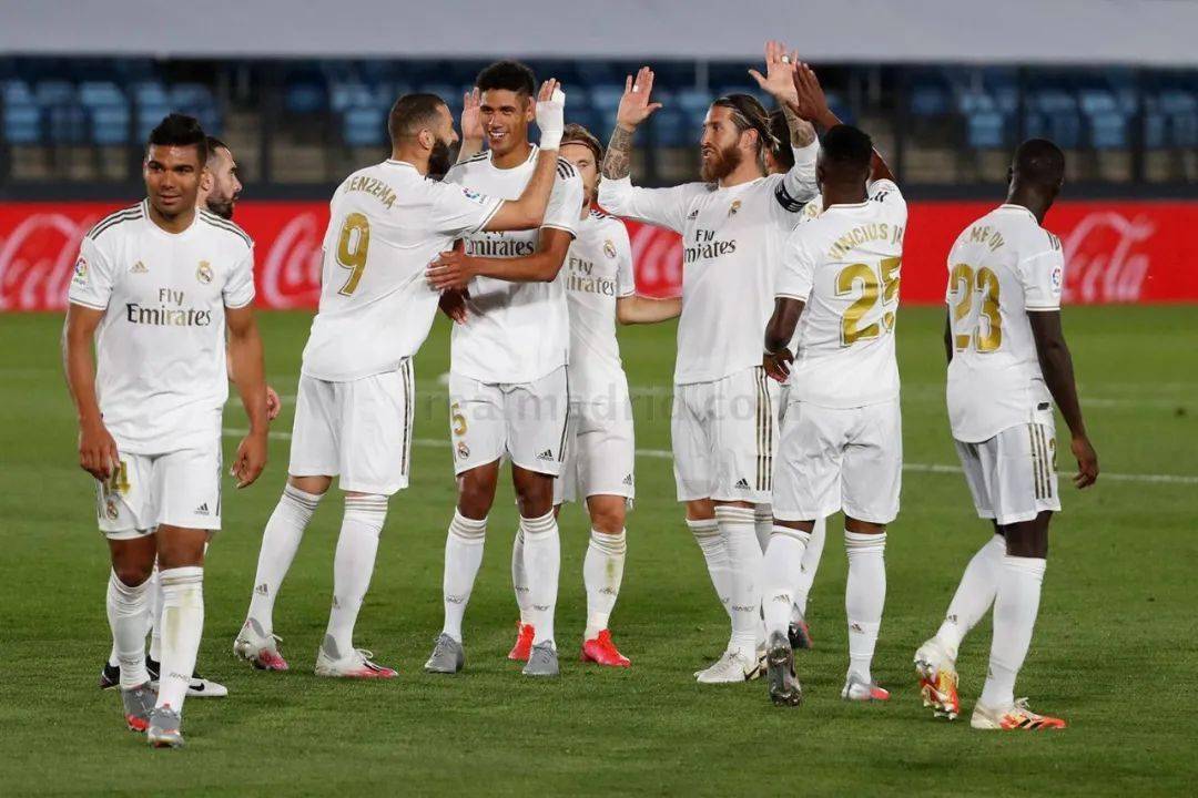 篮球湖人队训练营加入心理辅导课程