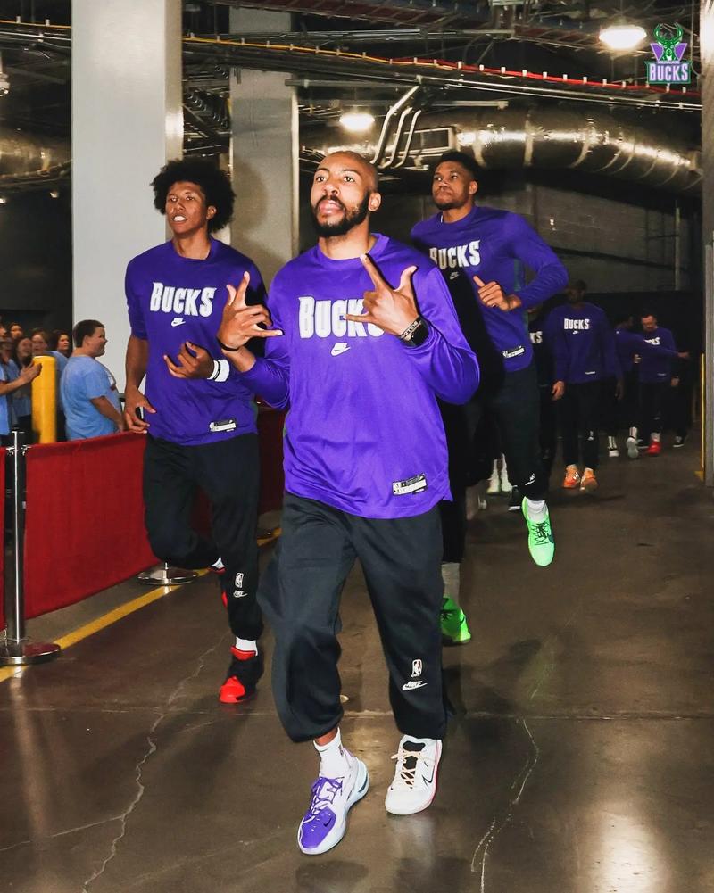 歌名应景，著名歌唱家波切利在世界杯抽签仪式演唱《今夜无人入眠》（世界杯抽签仪式上，波切利献唱《今夜无人入眠》，歌名应景）