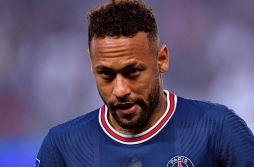 记者：汪士钦这张红牌就是多年来中国足球陋习的真实写照（记者：汪士钦染红，恰是中国足球多年积弊的缩影）